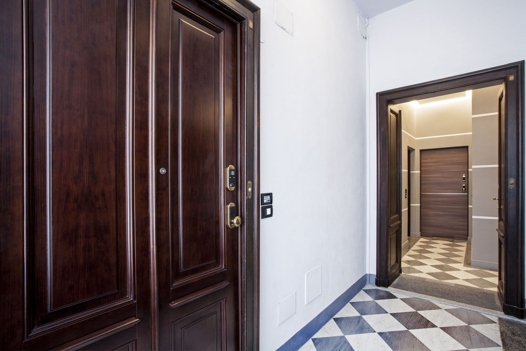Via Carlo Alberto 31, historic centre of Turin